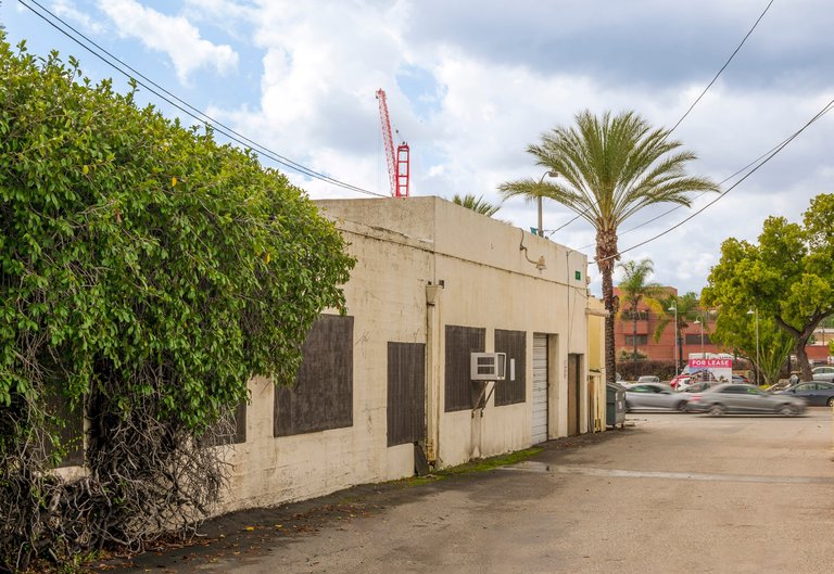 560 South Arroyo Pkwy & 161 East California Blvd