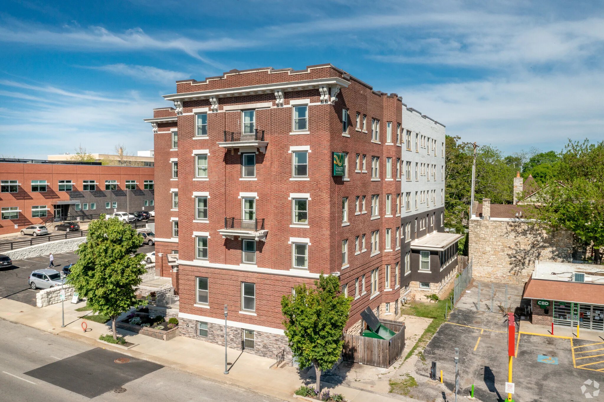 Armaine Apartment Building - Image 2