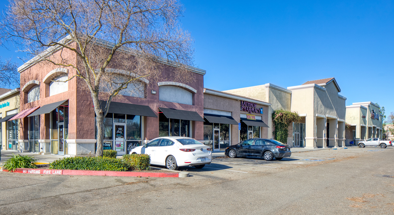 Spreckels Park Shopping Center - Image 9