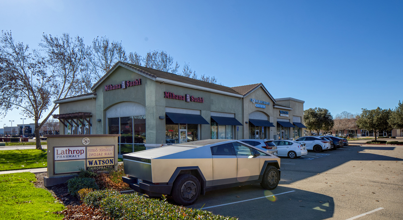 Spreckels Park Shopping Center - Image 12