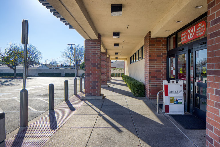 Walgreens - Lodi, CA