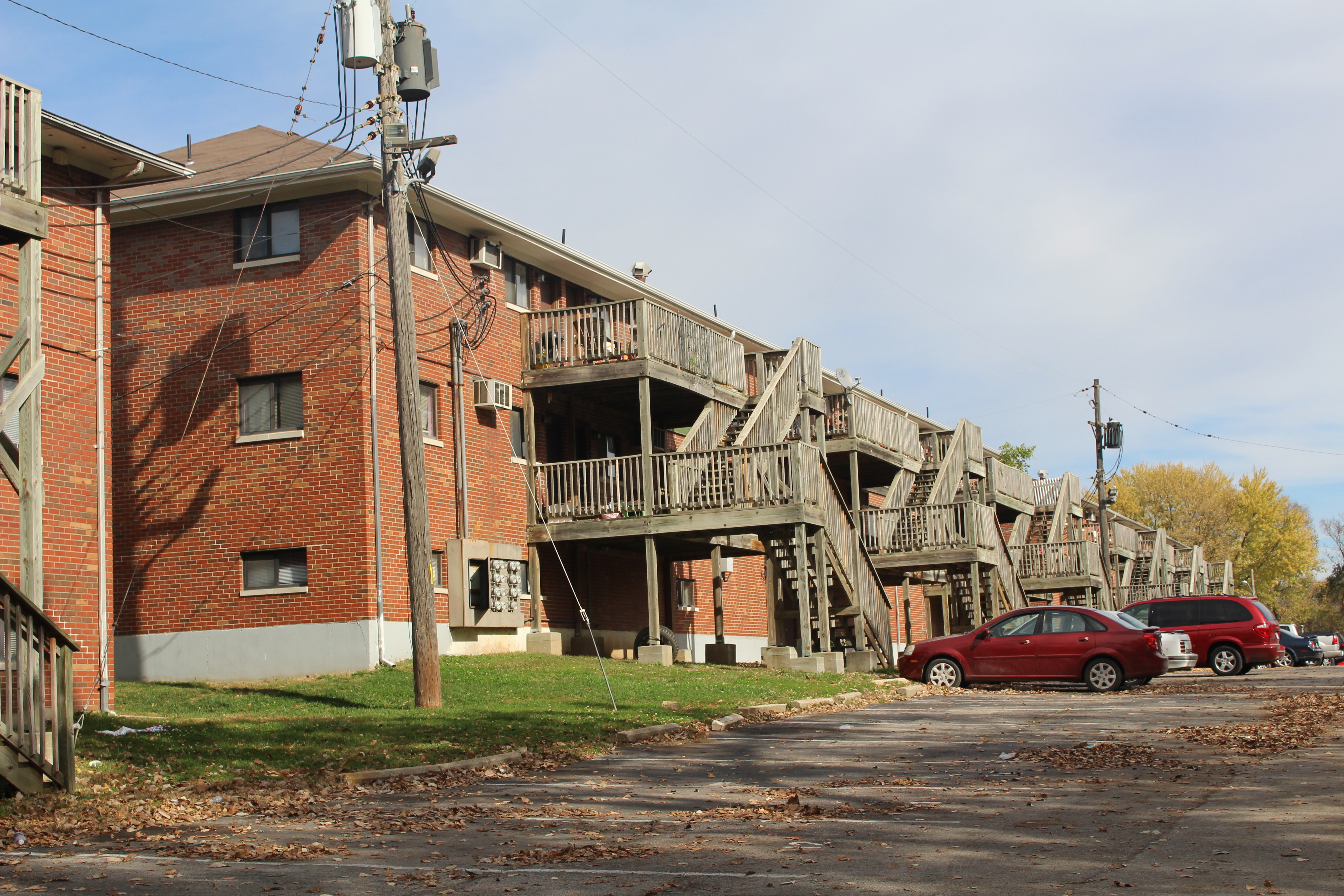 Woodland Hills Apartments - Image 5